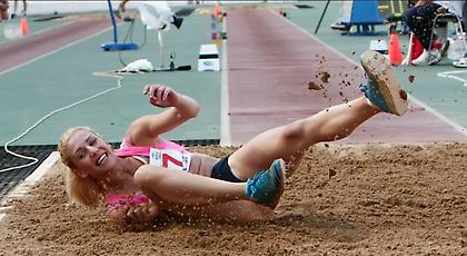 Μας πάει ο κλειστός στίβος (pics/video)