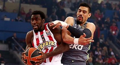 Χάντερ: «Πρέπει να παίζουμε σκληρά»