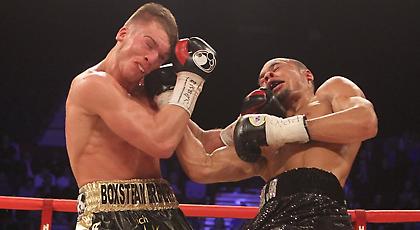 Χαροπαλεύει πυγμάχος! (video)