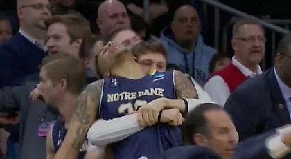 Το κάρφωμα που έφερε… λιποθυμία στον Όγκαστ (video)