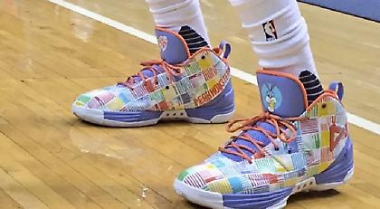 Τα… πασχαλινά παπούτσια των σταρ του ΝΒΑ (pics)