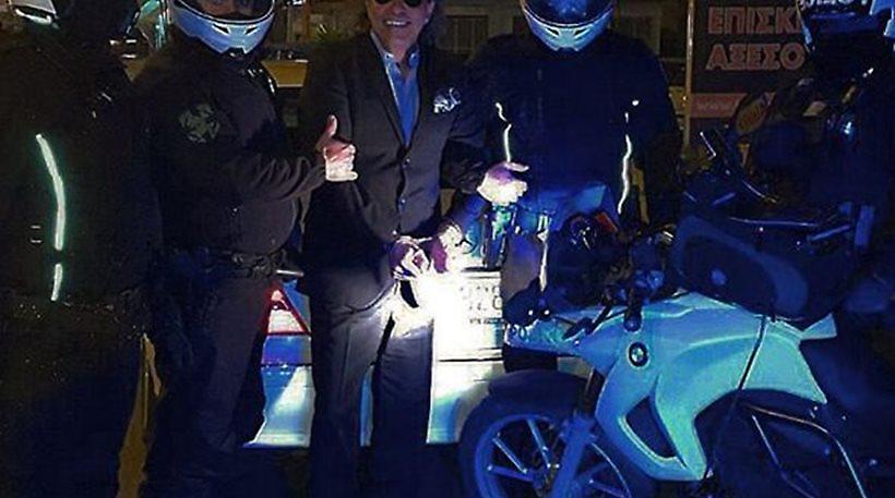 Γιατί πέρασαν χειροπέδες στον Ηλία Ψινάκη;