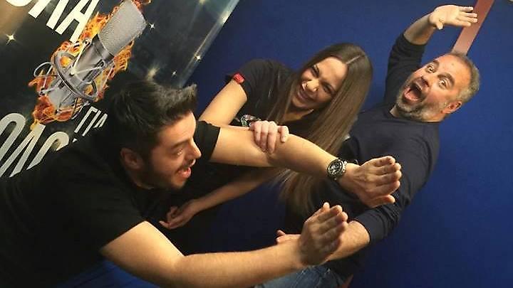 Η κούκλα των ελληνικών φιλέ Ροζαλίνα... «κάηκε» στο ζέσταμα (video)