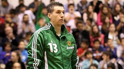 Τα συλλεκτικά παπούτσια που θα φορέσει απόψε ο Διαμαντίδης (pic)