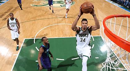 Ταχυδακτυλουργός Αντετοκούνμπο!