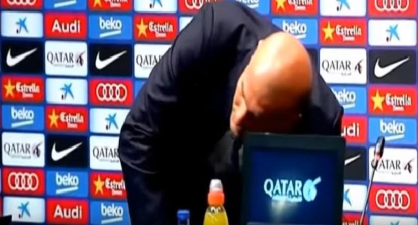 Κόλλησε την τσίχλα του στο τραπέζι της αίθουσας Τύπου ο Ζιντάν (video)