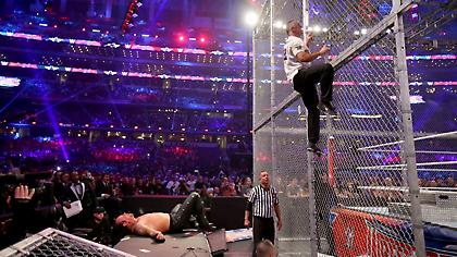 Το απίστευτο άλμα στη Wrestlemania από την κορυφή του κλουβιού! (video)