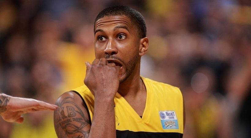 Χάνει Κολοσσό, προλαβαίνει playoffs ο ΜακΝίλ