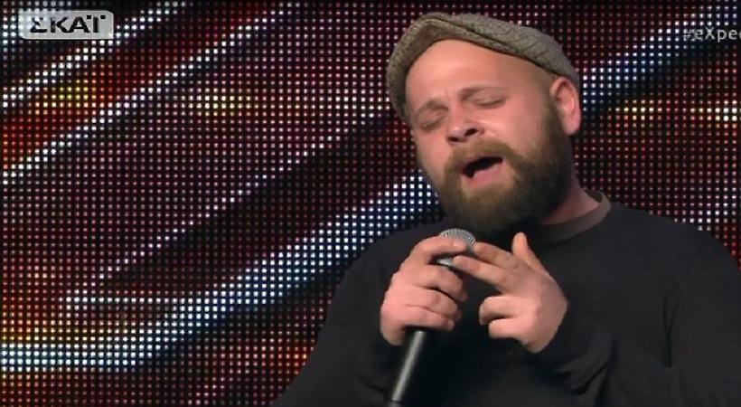 X-Factor: Ράγισαν καρδιές με την ερμηνεία του άστεγου Αλέξανδρου! (video)