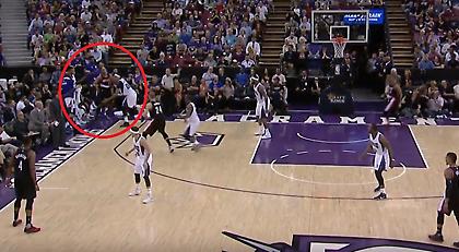 Απίθανη φάση: ΝΒΑερ έπαιξε άμυνα από τον πάγκο (video)