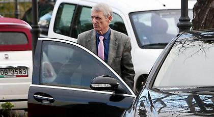 Να μείνει ο Γκιρτζίκης γιατί έκανε έργα σαν το ΠΑΣΟΚ!