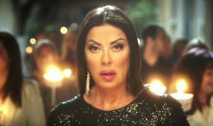 ΣΠΟΤ-ΚΑΜΠΑΝΑ: «Χτύπα σαν άντρας»! Το ΤΕΡΜΑΤΙΣΕ η Άντζελα Δημητρίου!