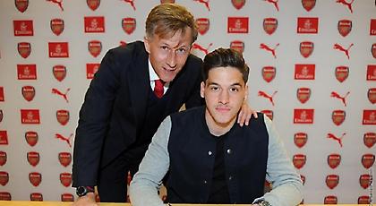 Υπέγραψε επαγγελματικό συμβόλαιο με την Άρσεναλ ο Μούργος