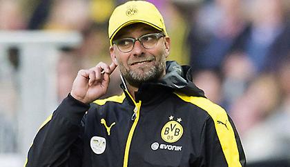 Oπαδοί της Ντόρτμουντ και της Λίβερπουλ, αποθεώνουν MAZI τον Κλοπ (video)