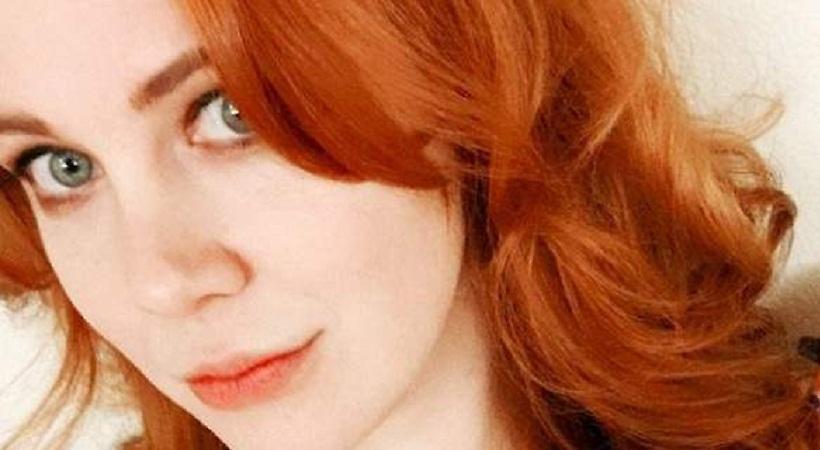Τα πέταξε ΟΛΑ για να διαμαρτυρηθεί για τη λογοκρισία στα social media (pics)
