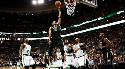 Απίθανος Αντετοκούνμπο! (video)