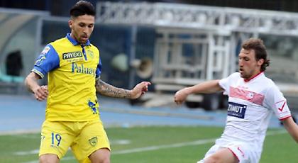 Την έσπρωξε στον γκρεμό (video)