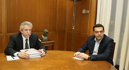 Ενημερώνει τον Τσίπρα ο Κοντονής