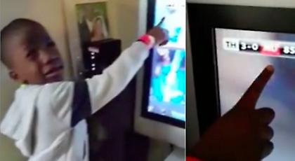 Πιτσιρικάς οπαδός της Γιουνάιτεντ κλαίει μετά την ήττα από την Τότεναμ (video)