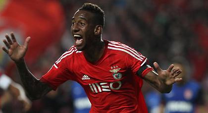 Ταλίσκα για τον… πόνο του Νόιερ (video)