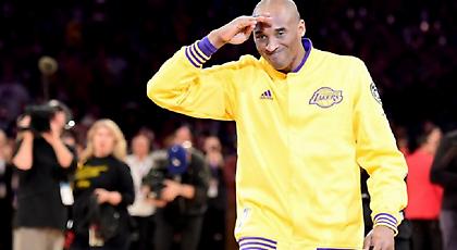 Συγκίνηση στην τελευταία παρουσίαση στον Κόμπι (video)