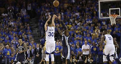 Ιστορική σεζόν για Κάρι (video)