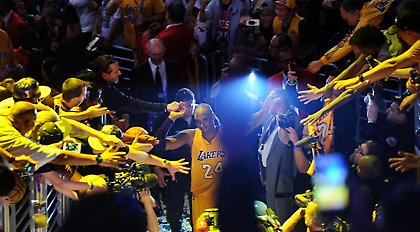 Ο Κόμπι τελικά τους κέρδισε ΟΛΟΥΣ!