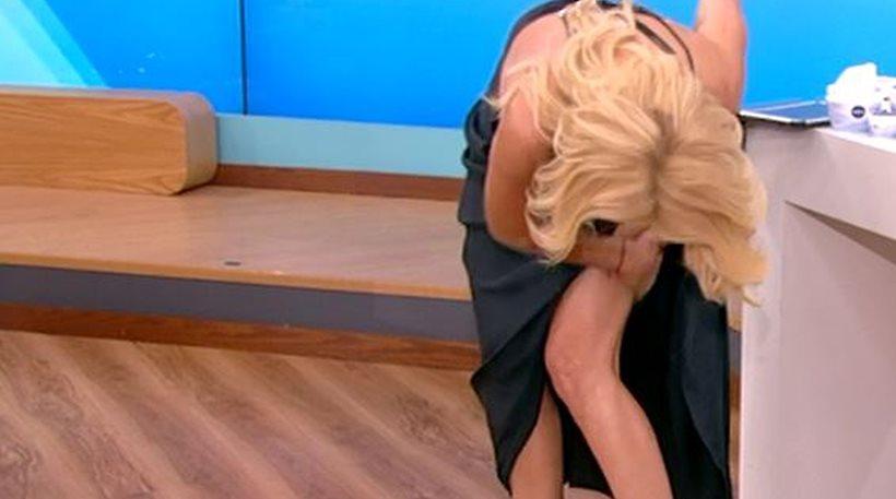 Η Μενεγάκη πασαλείβεται με κρέμα στον αέρα!