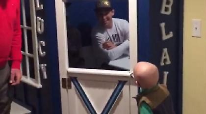 Η έκπληξη των πρωταθλητών σε 4χρονο που δίνει μάχη με τον καρκίνο (video)