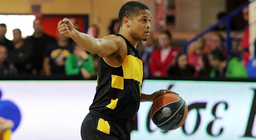 Γουότερς: «Τυχερός ο  Οκάρο»