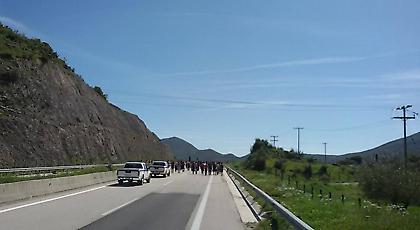 Μπλόκο της ΕΛ.ΑΣ σε 100 οπαδούς της ΑΕΛ, που… το έκοψαν με τα πόδια για το λιμάνι της Ηγουμενίτσας!