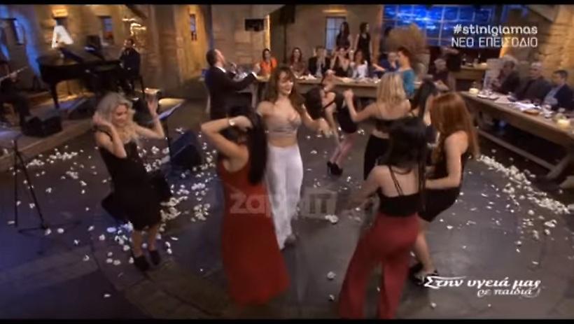 Πήρε… φωτιά η πίστα από τα τσιφτετέλια (video)