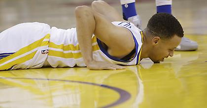 Πονάει ο Κάρι, αγωνιούν οι Γουόριορς