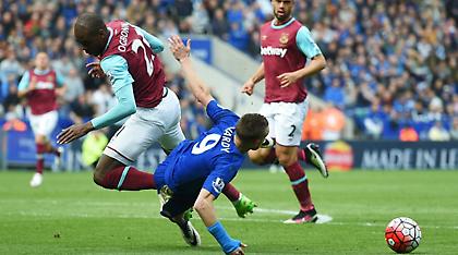 Αποβλήθηκε για θέατρο ο Βάρντι (video)