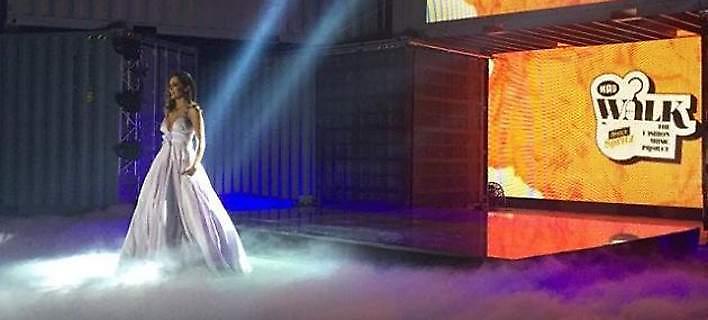 Η Βανδή έφαγε τούμπα στα MadWalk -Την ξεμάτιασε ο Ψινάκης (video)