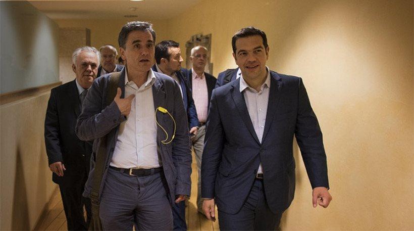 «Εξαφανίζουν» μεσαία εισοδήματα, ενοίκια και μερίσματα οι φόροι