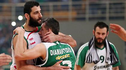 Η φοβερή αγκαλιά Διαμαντίδη-Μπουρούση (pics)