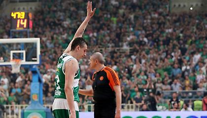 ΜΥΘΙΚΗ αποθέωση για Διαμαντίδη - Χειροκρότησε και ο Μπουρούσης! (video)