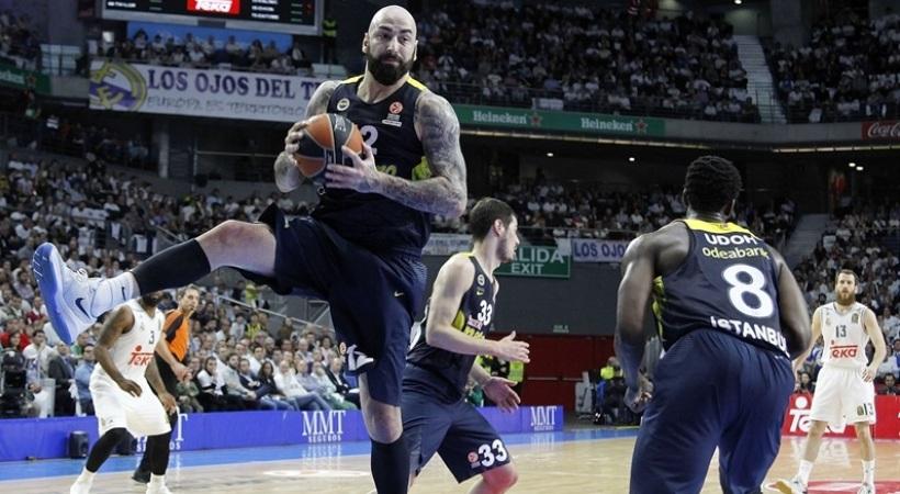 «Βασίλισσα», προσκύνα τον… Ζοτς