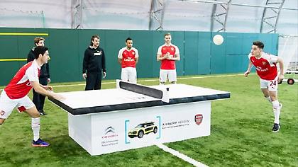 Οι παίκτες της Άρσεναλ παίζουν πινγκ πονγκ με κεφαλιές (video)