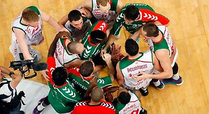 Αποθεωτική υποδοχή για τη Λαμποράλ (video)