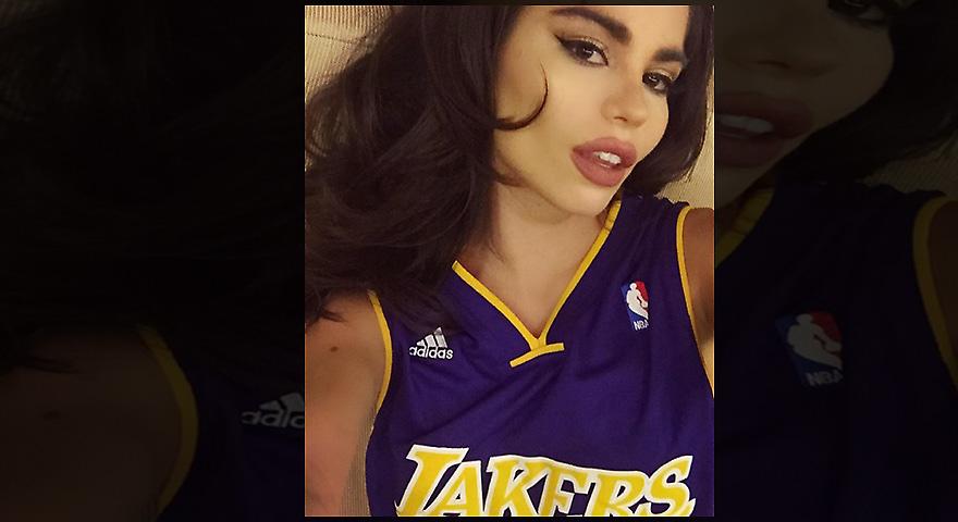 Η Μις Καλιφόρνια είναι… Λέικερς και καρφώνει! (pics/vids)