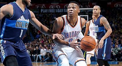 Άστραψαν και βρόντηξαν