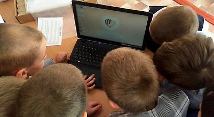 Στο πλευρών των παιδιών ο Σρνα (pics)