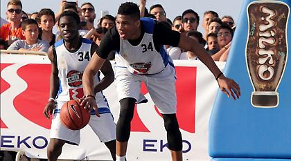 Λατρεία για Αντετοκούνμπο (pics)