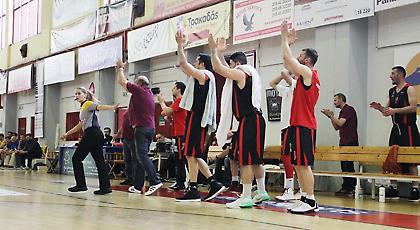 Νίκες για Φάρο και Κύμη