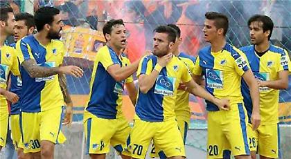 Αγκαλιά με τον τίτλο ο ΑΠΟΕΛ!