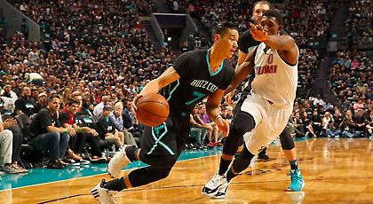 Οι Χόρνετς δεν τα παρατούν