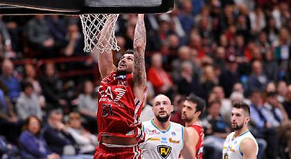 «Κλείδωσε» την πρωτιά η Αρμάνι!