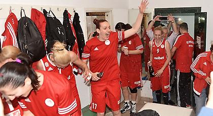 Το τρελό «ερυθρόλευκο» γλέντι στη Λεωφόρο! (pics)